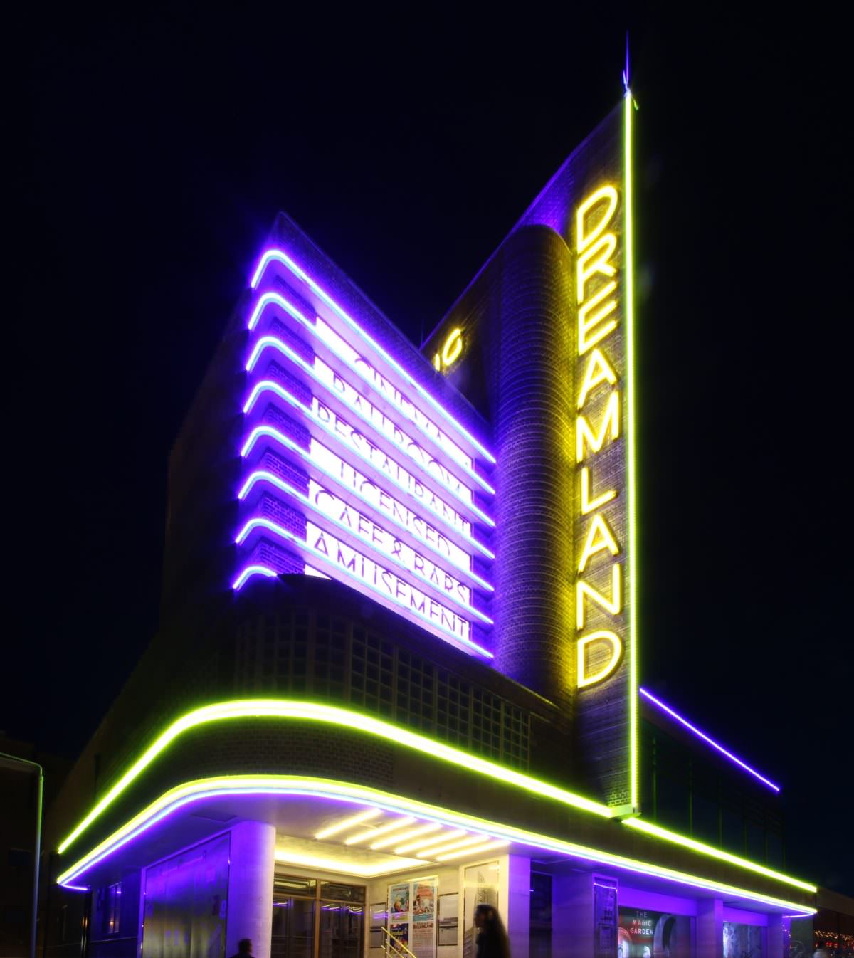 Iconic Dreamland sign lights up the skies once again